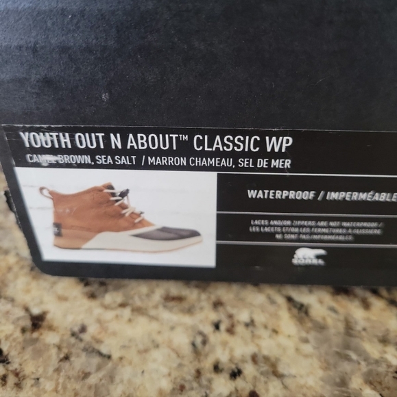 Youth sorel Waterproof boot sz4 - Picture 4 of 9